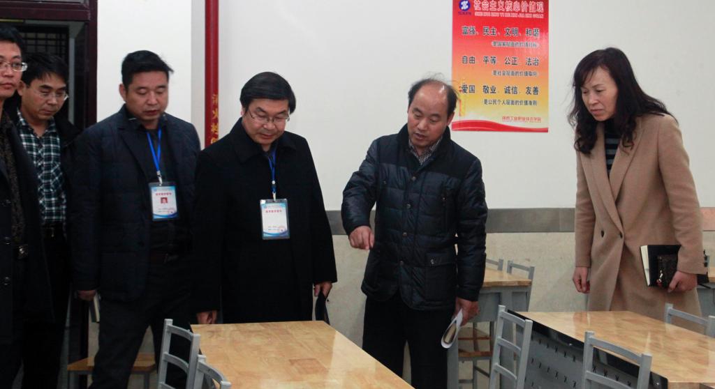 学院领导会同各部门现场督查